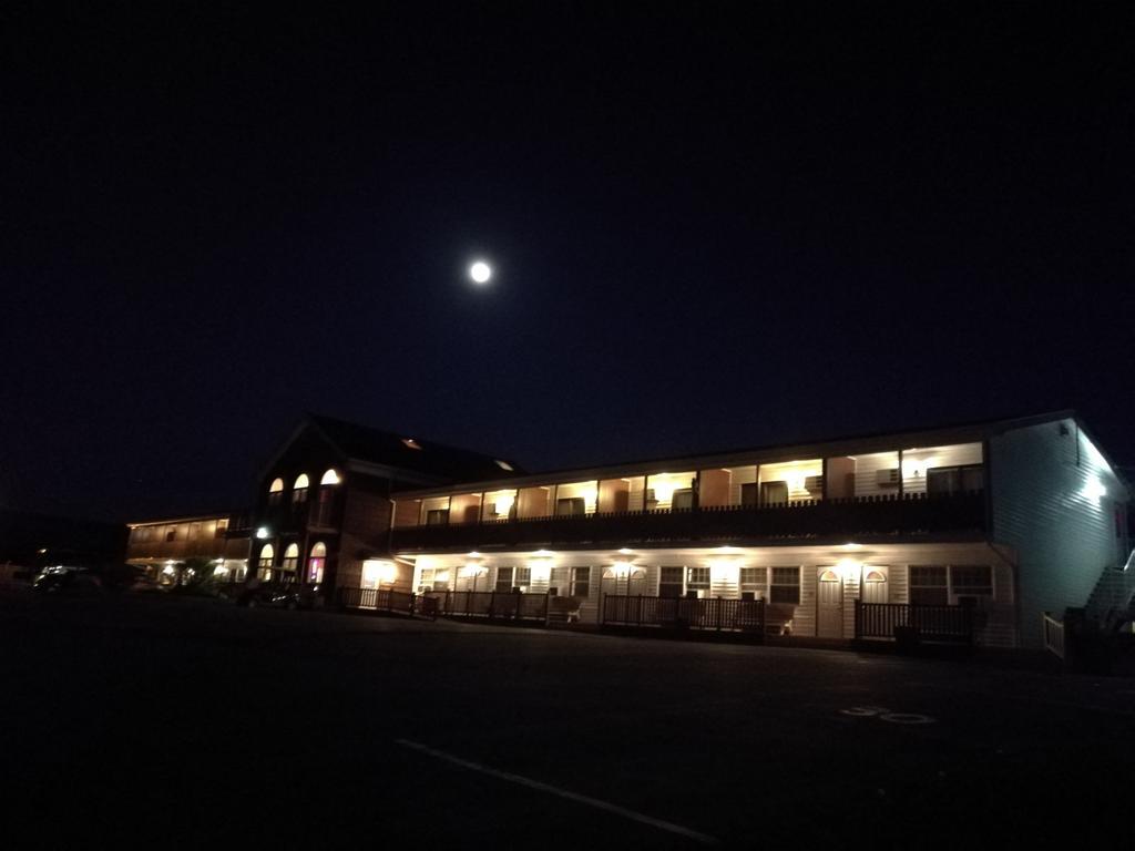 Laurie'S Inn Шетикам Экстерьер фото
